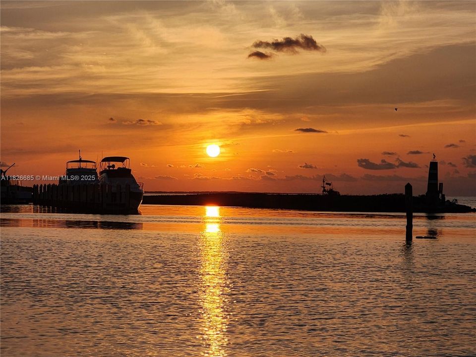 For Rent: $3,750 (2 beds, 2 baths, 1344 Square Feet)