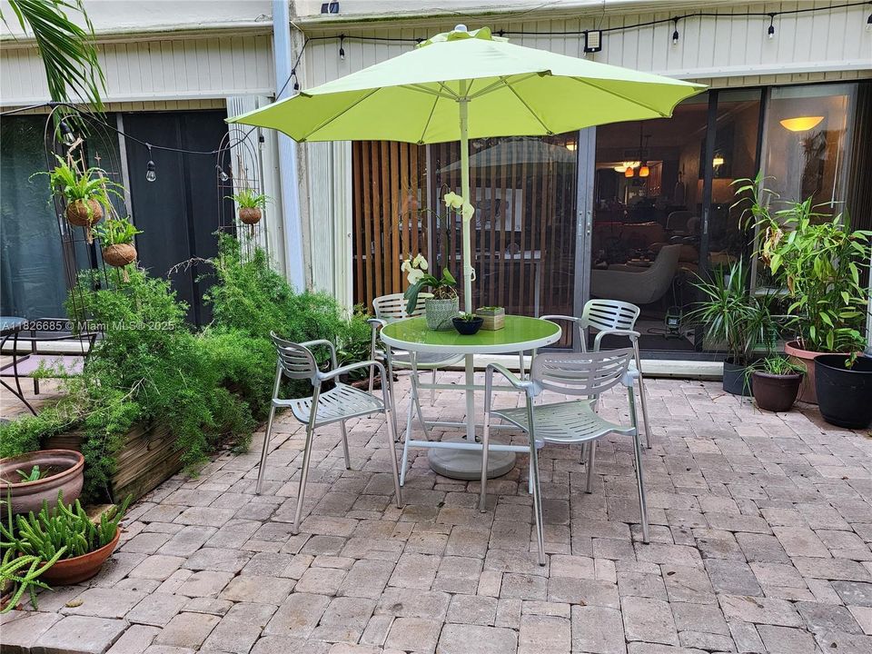 For Rent: $3,750 (2 beds, 2 baths, 1344 Square Feet)