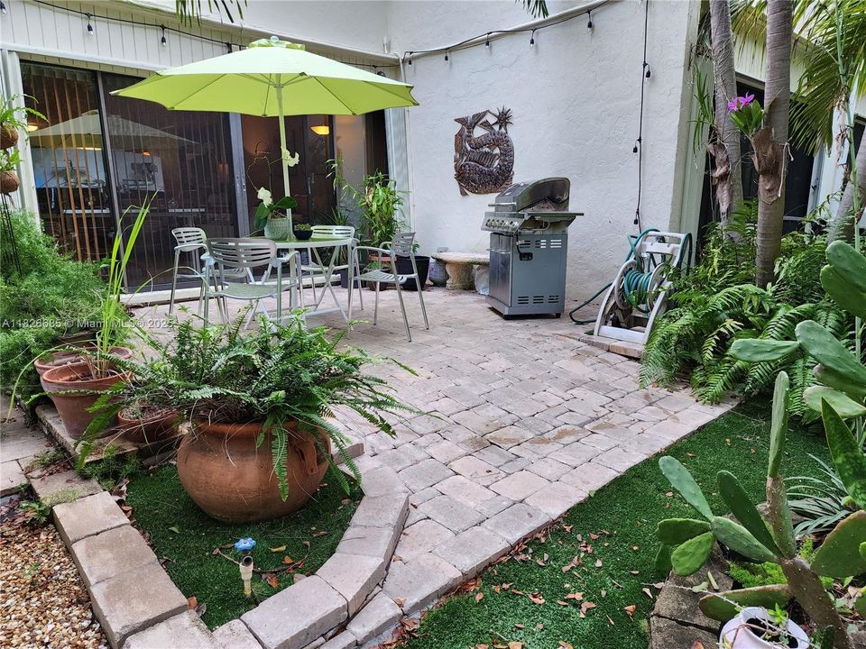 For Rent: $3,750 (2 beds, 2 baths, 1344 Square Feet)