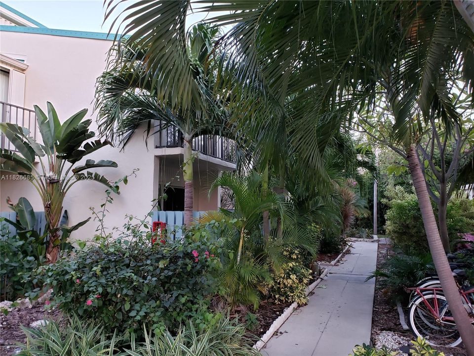 For Rent: $3,750 (2 beds, 2 baths, 1344 Square Feet)