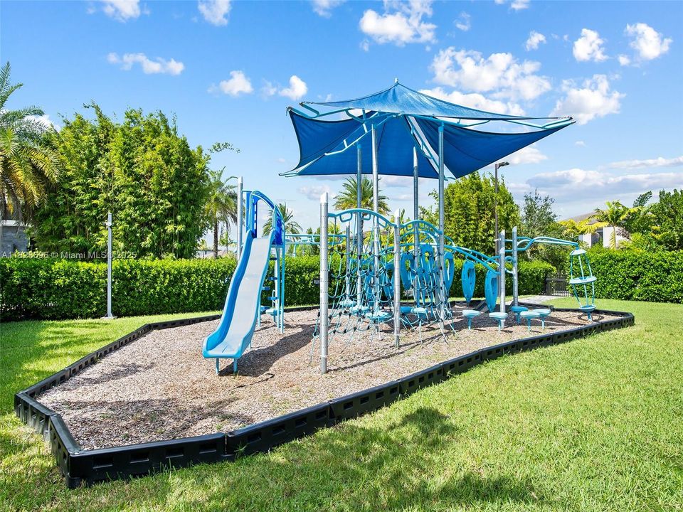 Recently Rented: $4,500 (4 beds, 3 baths, 1714 Square Feet)