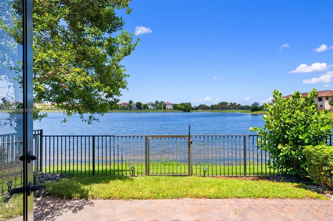 Recently Rented: $4,500 (4 beds, 3 baths, 1714 Square Feet)