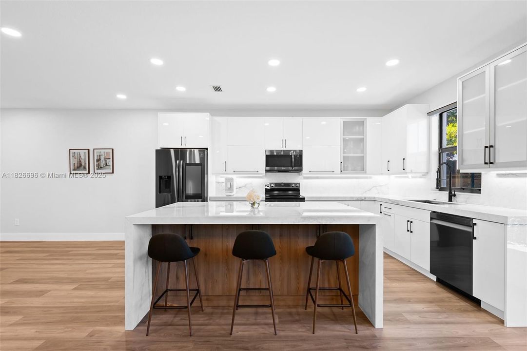 Recently Rented: $4,500 (4 beds, 3 baths, 1714 Square Feet)