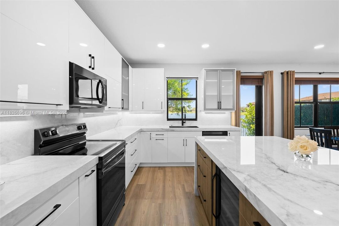 Recently Rented: $4,500 (4 beds, 3 baths, 1714 Square Feet)