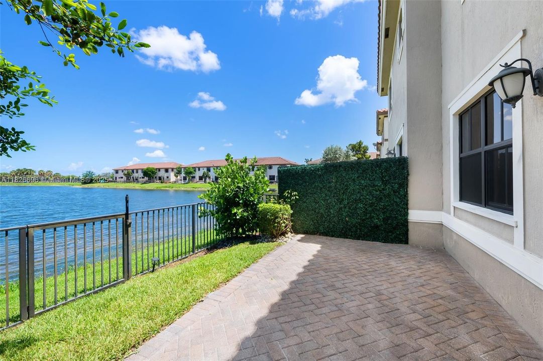 Recently Rented: $4,500 (4 beds, 3 baths, 1714 Square Feet)