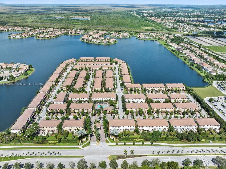 Recently Rented: $4,500 (4 beds, 3 baths, 1714 Square Feet)