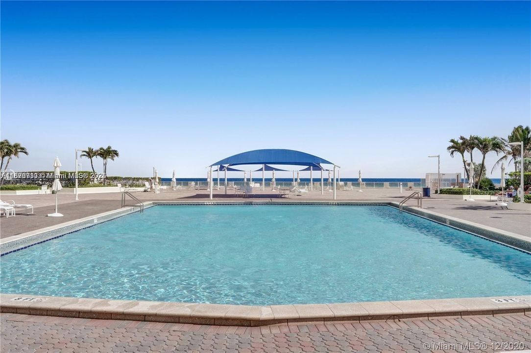 Недавно продано: $399,000 (2 спален, 2 ванн, 1105 Квадратных фут)