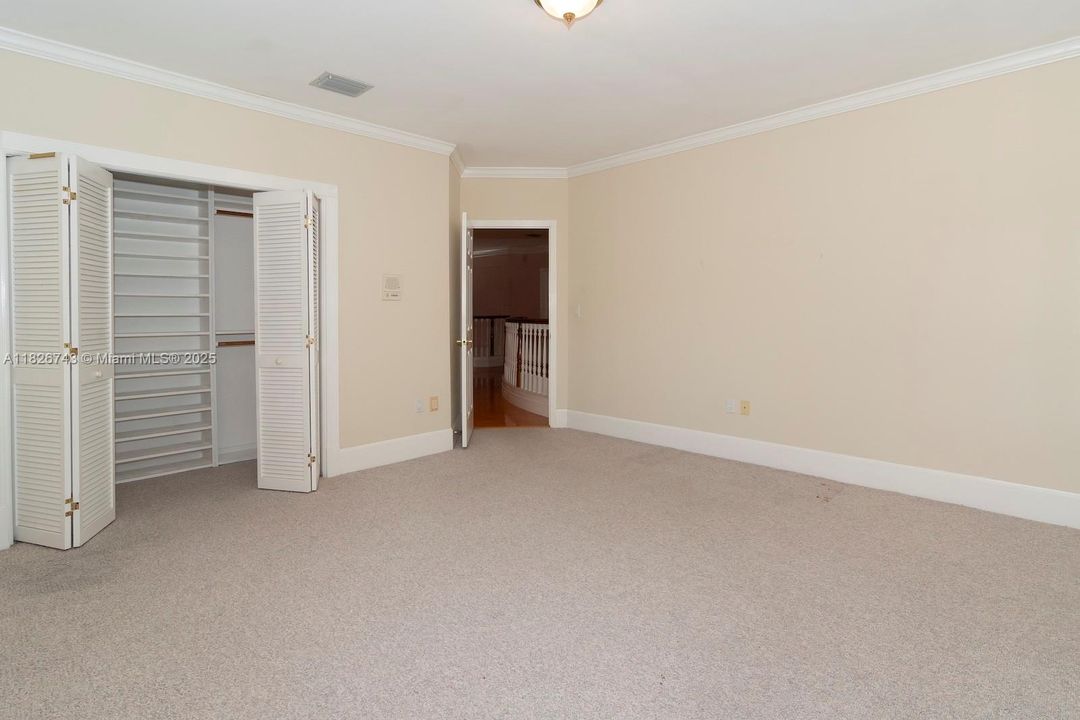 最近售出: $1,399,000 (4 贝兹, 4 浴室, 4092 平方英尺)