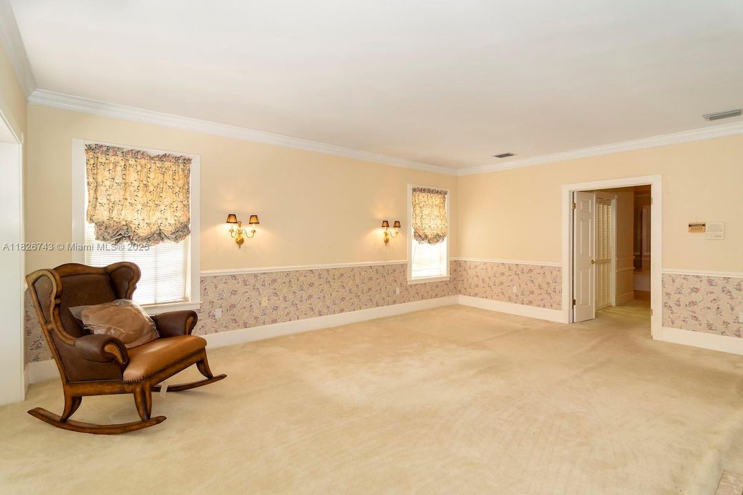 最近售出: $1,399,000 (4 贝兹, 4 浴室, 4092 平方英尺)