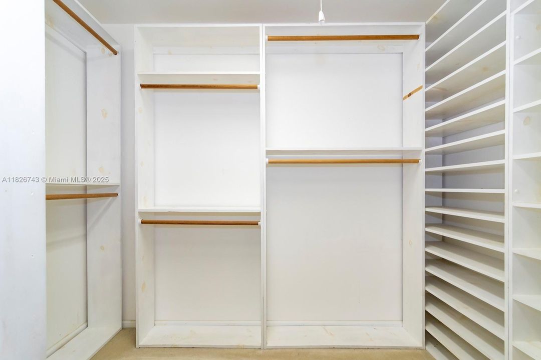 最近售出: $1,399,000 (4 贝兹, 4 浴室, 4092 平方英尺)