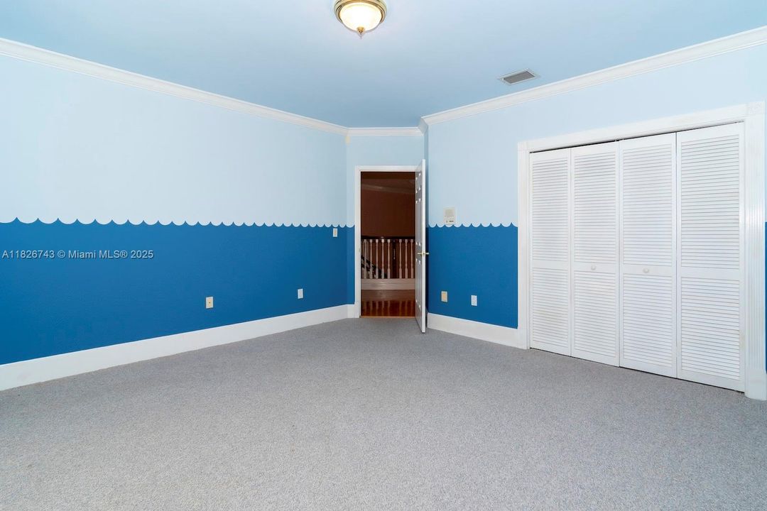 最近售出: $1,399,000 (4 贝兹, 4 浴室, 4092 平方英尺)