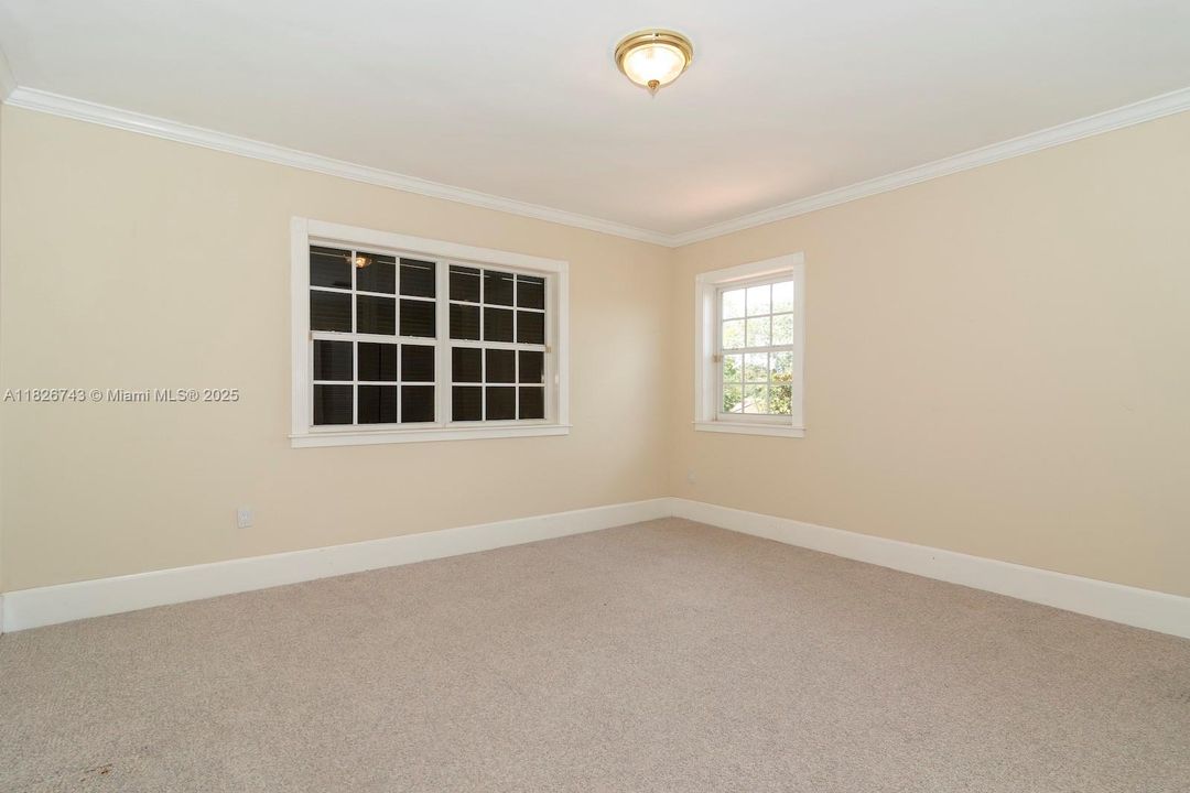 最近售出: $1,399,000 (4 贝兹, 4 浴室, 4092 平方英尺)