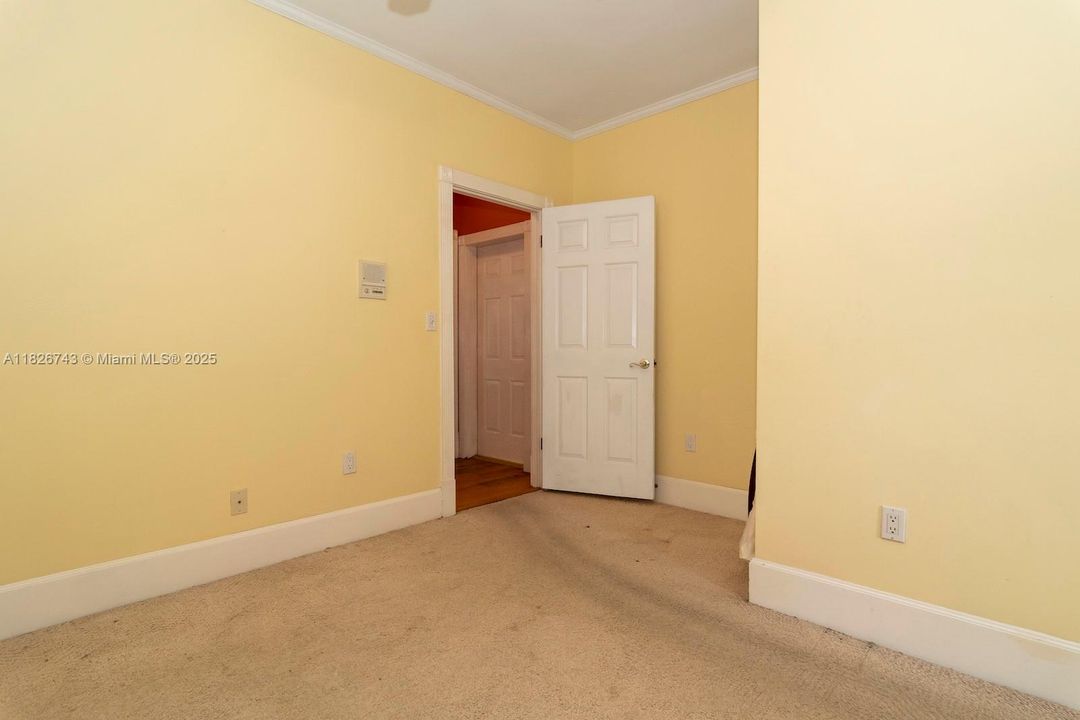 最近售出: $1,399,000 (4 贝兹, 4 浴室, 4092 平方英尺)