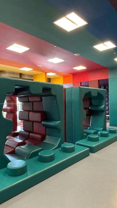 For Sale: $1,495,000 (3 beds, 3 baths, 1660 Square Feet)