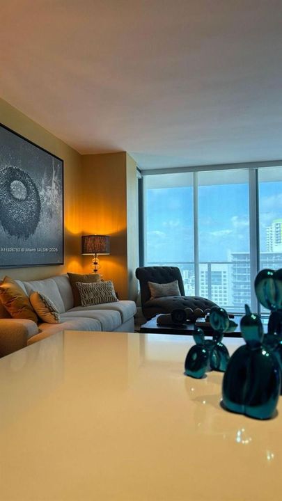 For Sale: $1,495,000 (3 beds, 3 baths, 1660 Square Feet)