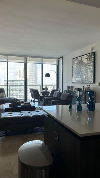 For Sale: $1,495,000 (3 beds, 3 baths, 1660 Square Feet)