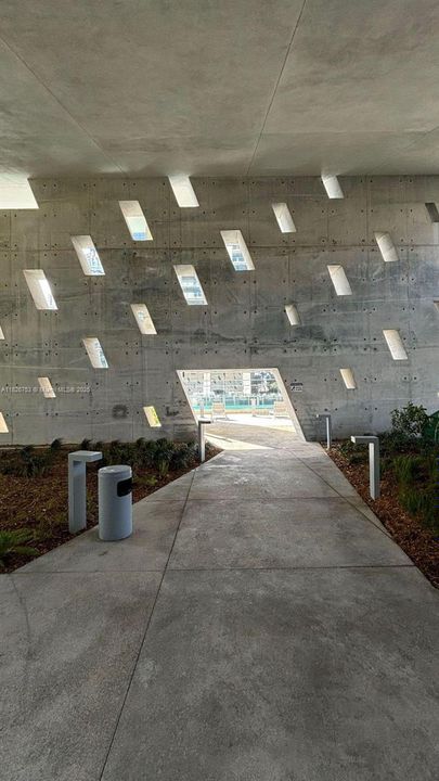 For Sale: $1,495,000 (3 beds, 3 baths, 1660 Square Feet)