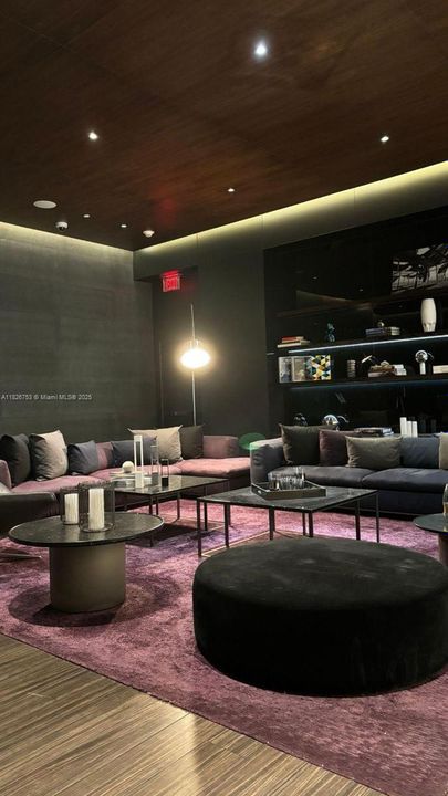 For Sale: $1,495,000 (3 beds, 3 baths, 1660 Square Feet)