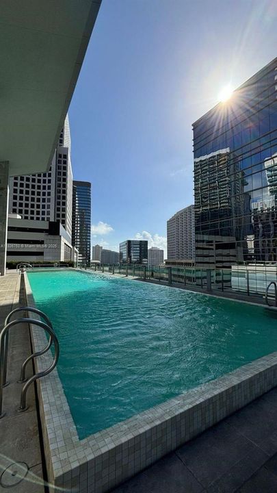 For Sale: $1,495,000 (3 beds, 3 baths, 1660 Square Feet)