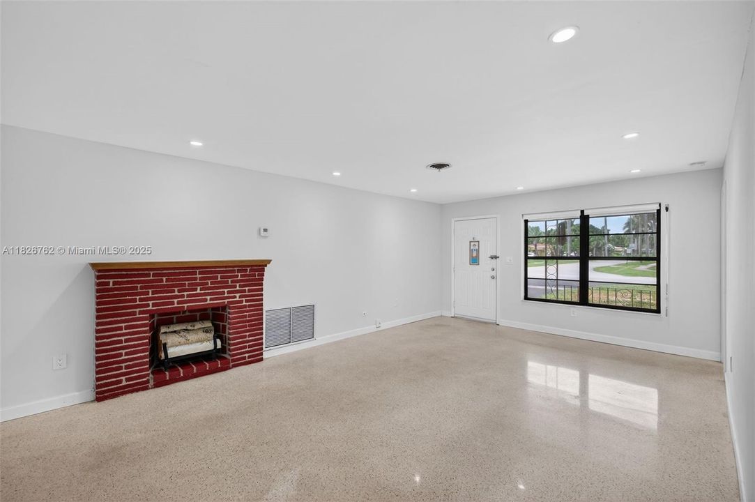 Vendido Recientemente: $575,000 (3 camas, 2 baños, 1714 Pies cuadrados)