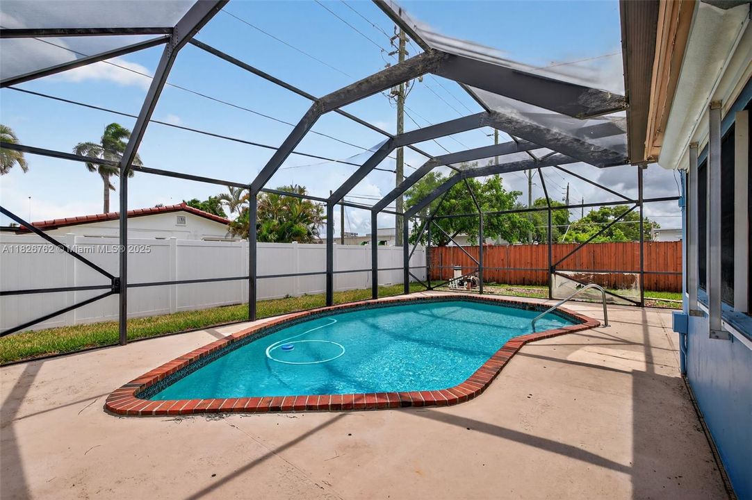 Vendido Recientemente: $575,000 (3 camas, 2 baños, 1714 Pies cuadrados)