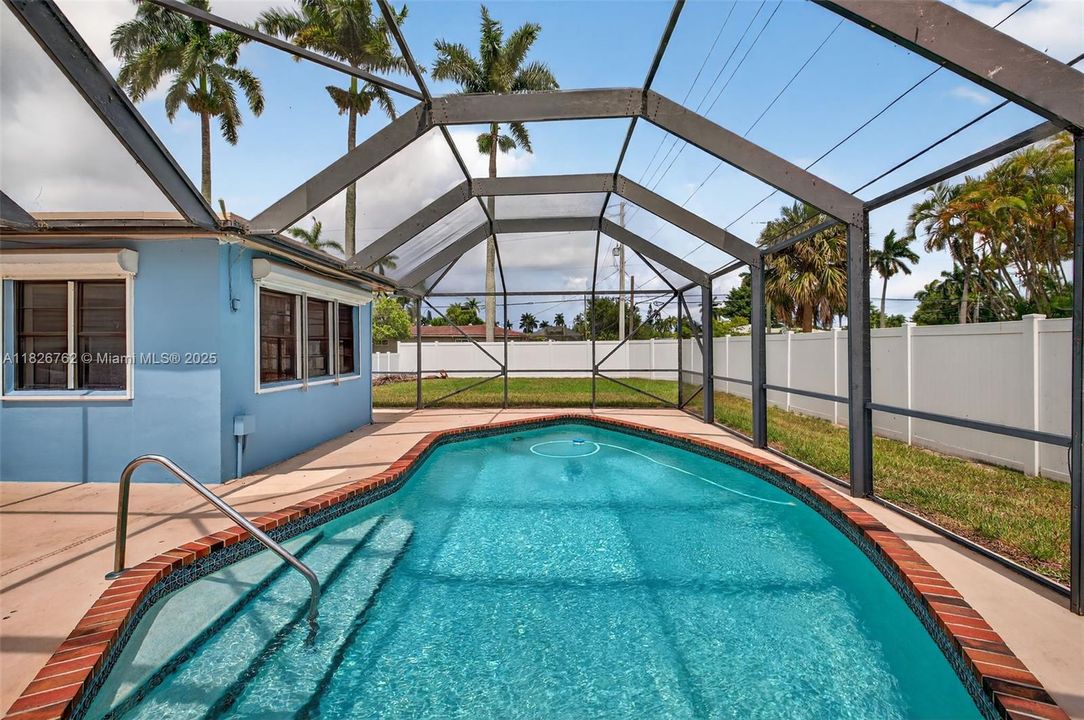 Vendido Recientemente: $575,000 (3 camas, 2 baños, 1714 Pies cuadrados)