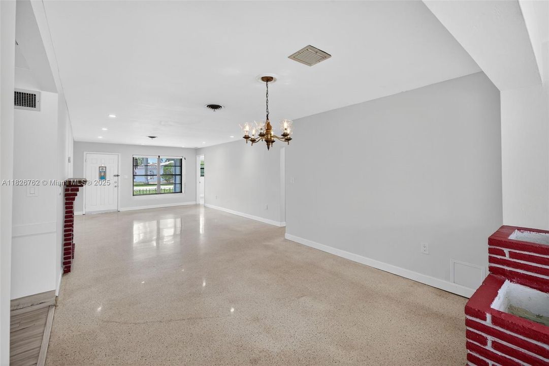 Vendido Recientemente: $575,000 (3 camas, 2 baños, 1714 Pies cuadrados)