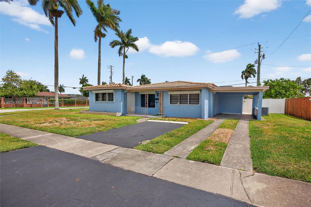 Vendido Recientemente: $575,000 (3 camas, 2 baños, 1714 Pies cuadrados)