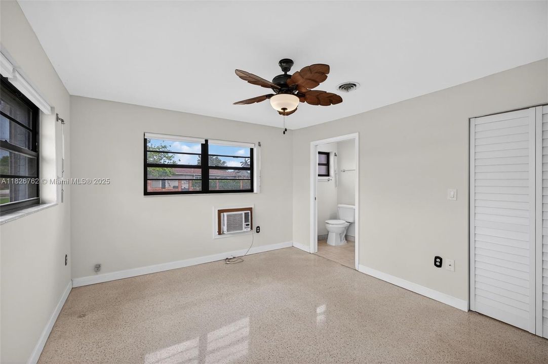 Vendido Recientemente: $575,000 (3 camas, 2 baños, 1714 Pies cuadrados)