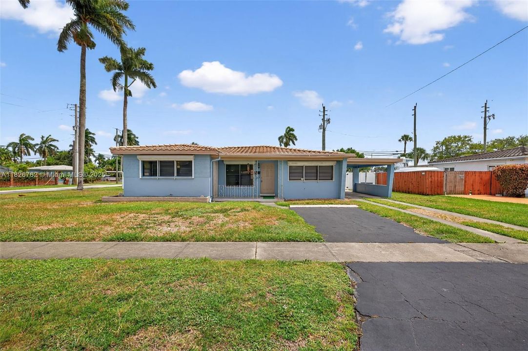 Vendido Recientemente: $575,000 (3 camas, 2 baños, 1714 Pies cuadrados)