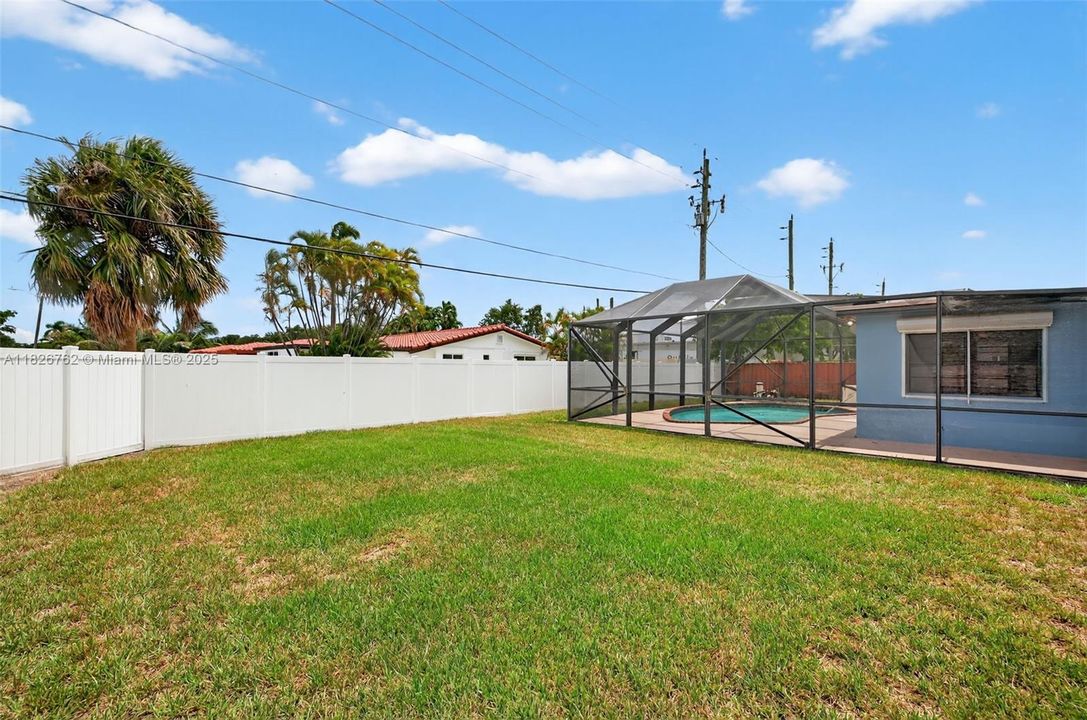 Vendido Recientemente: $575,000 (3 camas, 2 baños, 1714 Pies cuadrados)