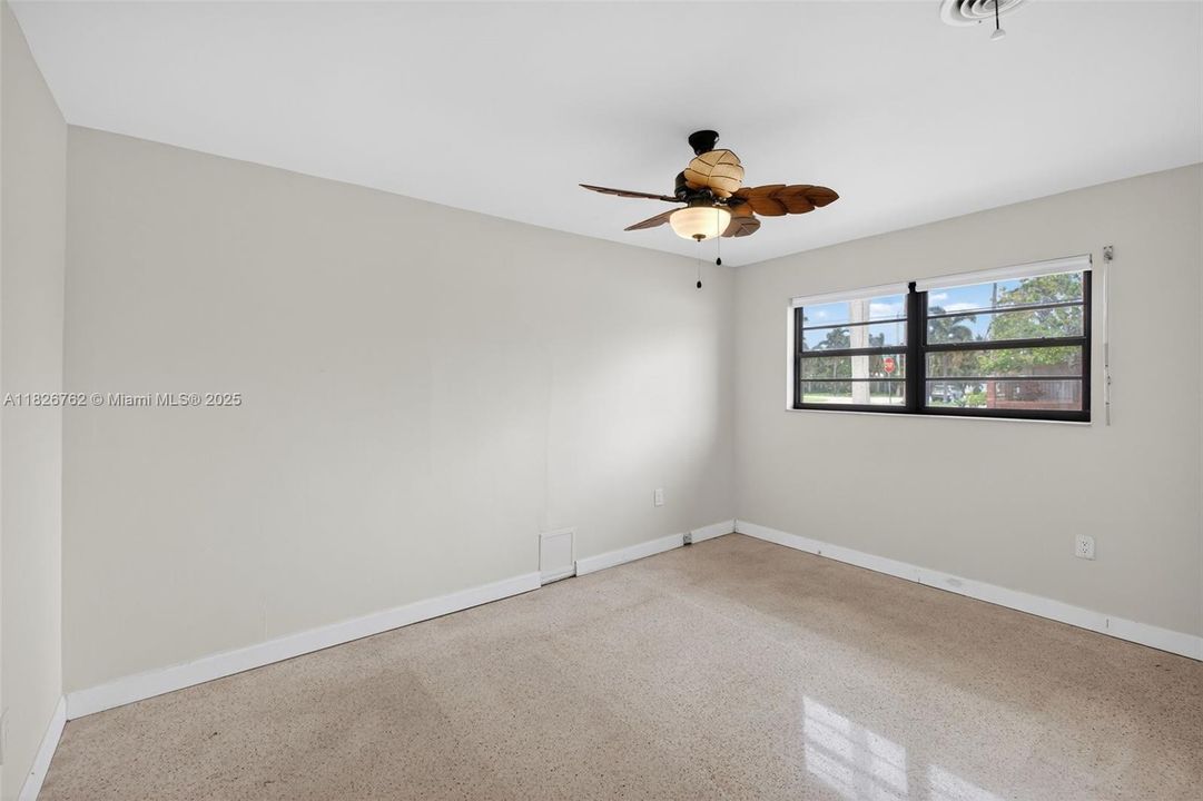 Vendido Recientemente: $575,000 (3 camas, 2 baños, 1714 Pies cuadrados)