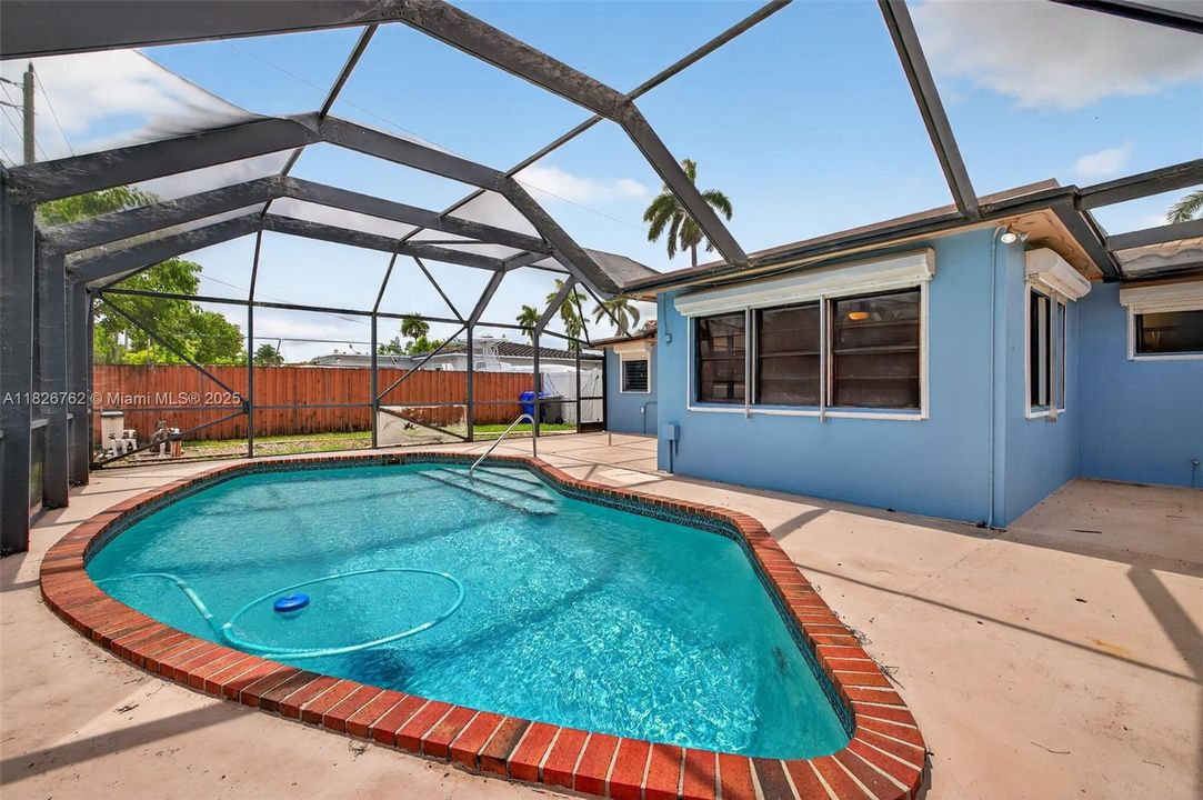 Vendido Recientemente: $575,000 (3 camas, 2 baños, 1714 Pies cuadrados)