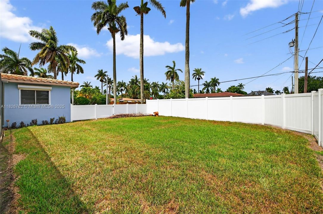 Vendido Recientemente: $575,000 (3 camas, 2 baños, 1714 Pies cuadrados)