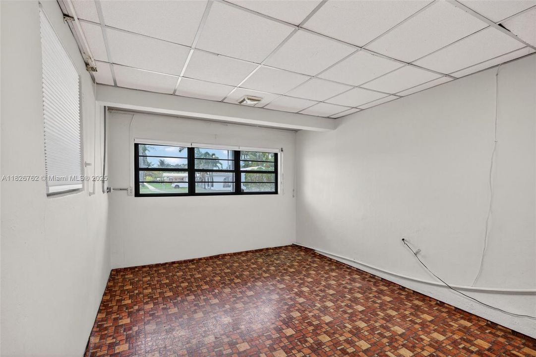 Vendido Recientemente: $575,000 (3 camas, 2 baños, 1714 Pies cuadrados)