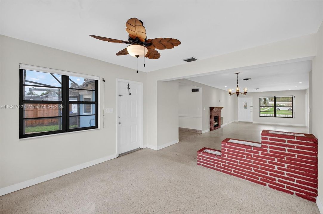 Vendido Recientemente: $575,000 (3 camas, 2 baños, 1714 Pies cuadrados)