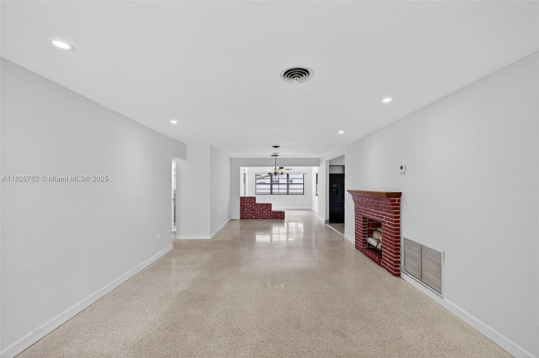 Vendido Recientemente: $575,000 (3 camas, 2 baños, 1714 Pies cuadrados)