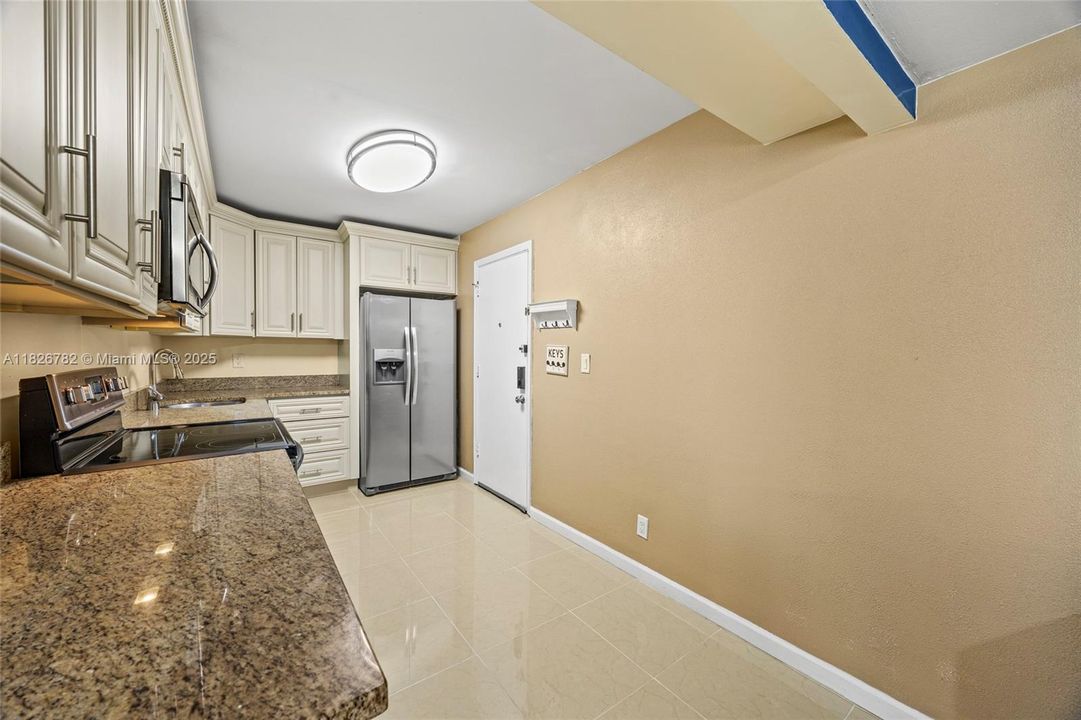 Recently Sold: $210,000 (2 beds, 2 baths, 1000 Square Feet)