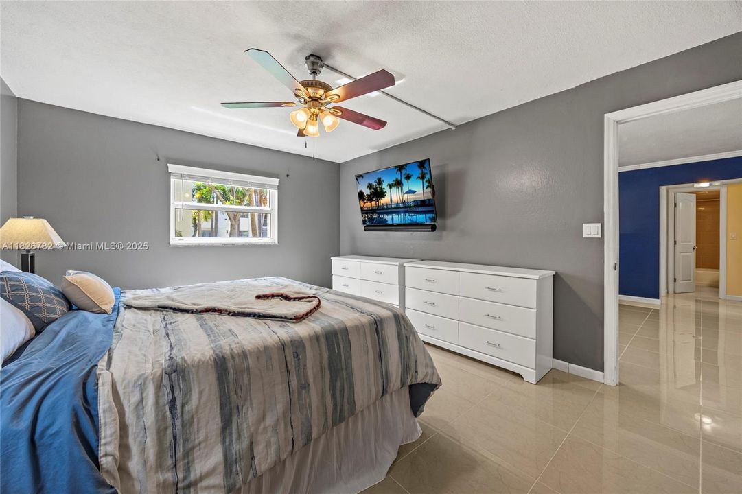 Recently Sold: $210,000 (2 beds, 2 baths, 1000 Square Feet)