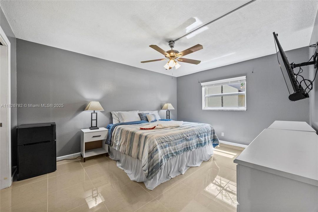 Recently Sold: $210,000 (2 beds, 2 baths, 1000 Square Feet)