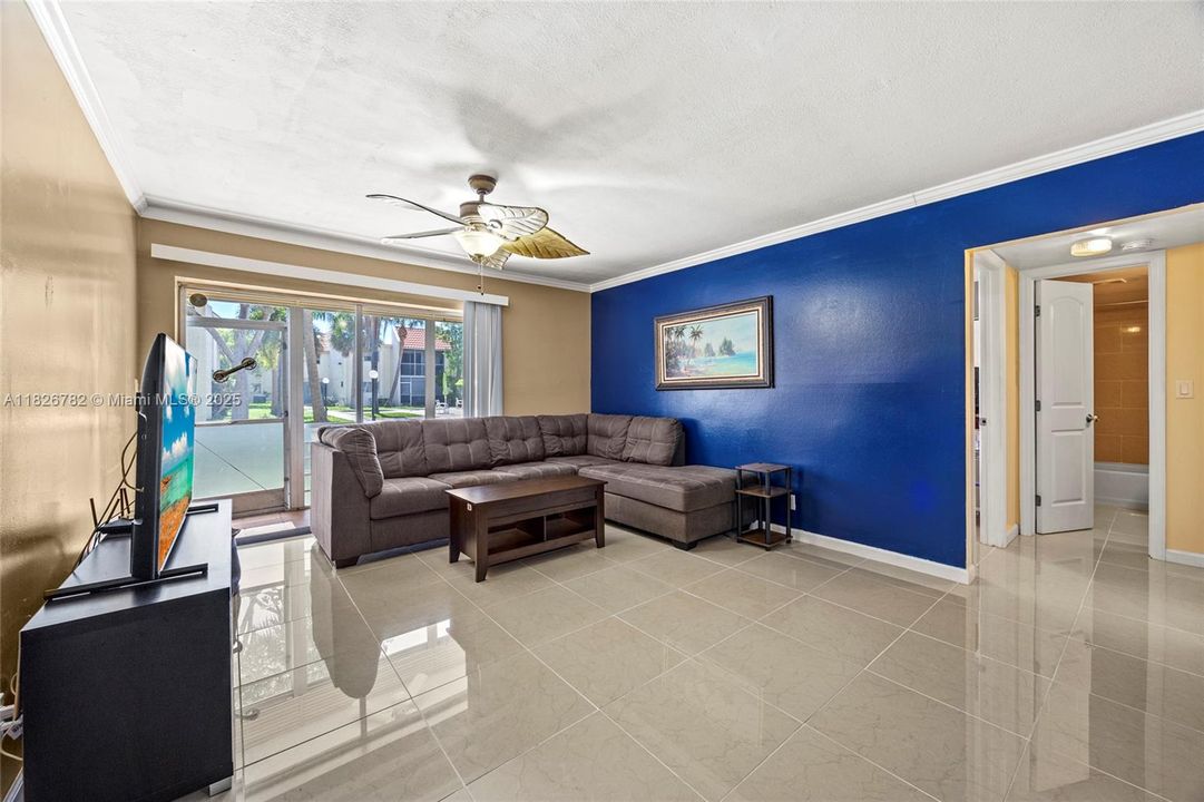 Recently Sold: $210,000 (2 beds, 2 baths, 1000 Square Feet)