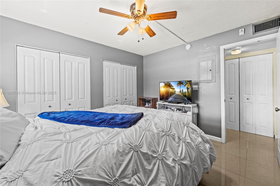 Recently Sold: $210,000 (2 beds, 2 baths, 1000 Square Feet)