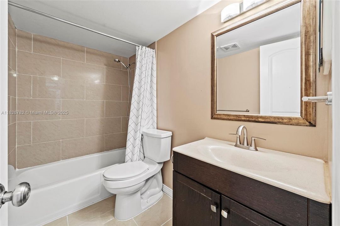 Recently Sold: $210,000 (2 beds, 2 baths, 1000 Square Feet)