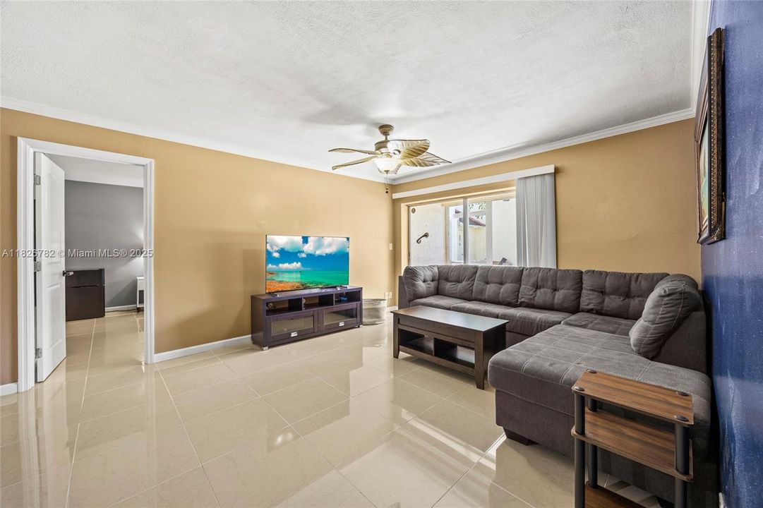 Recently Sold: $210,000 (2 beds, 2 baths, 1000 Square Feet)