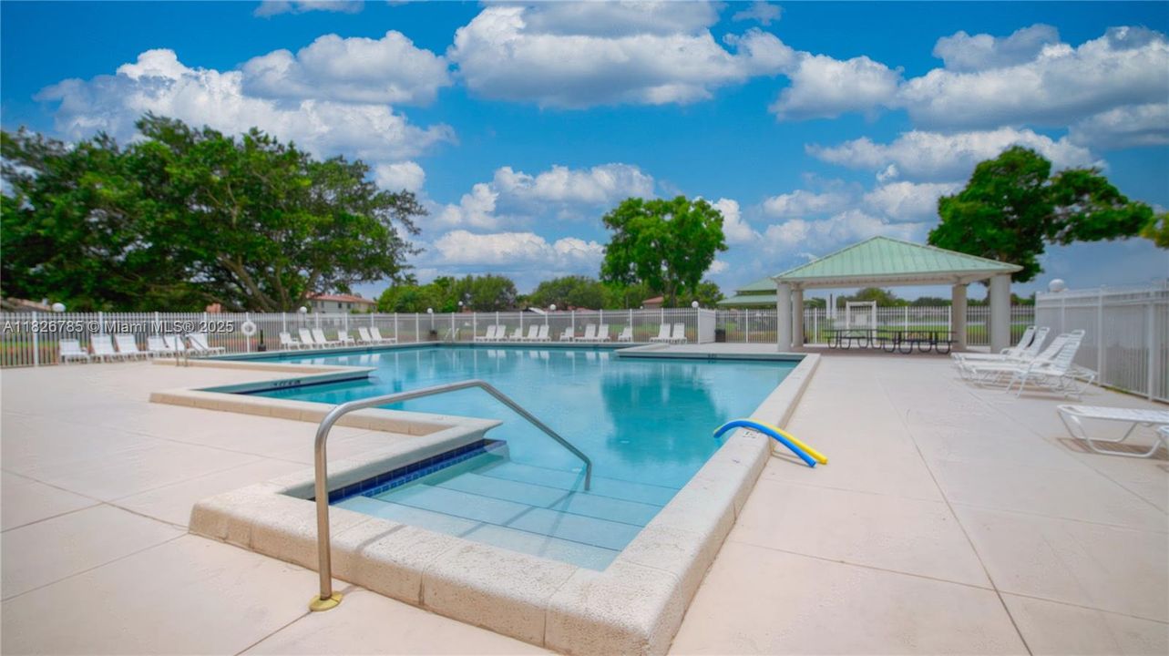 For Sale: $515,000 (3 beds, 2 baths, 2457 Square Feet)