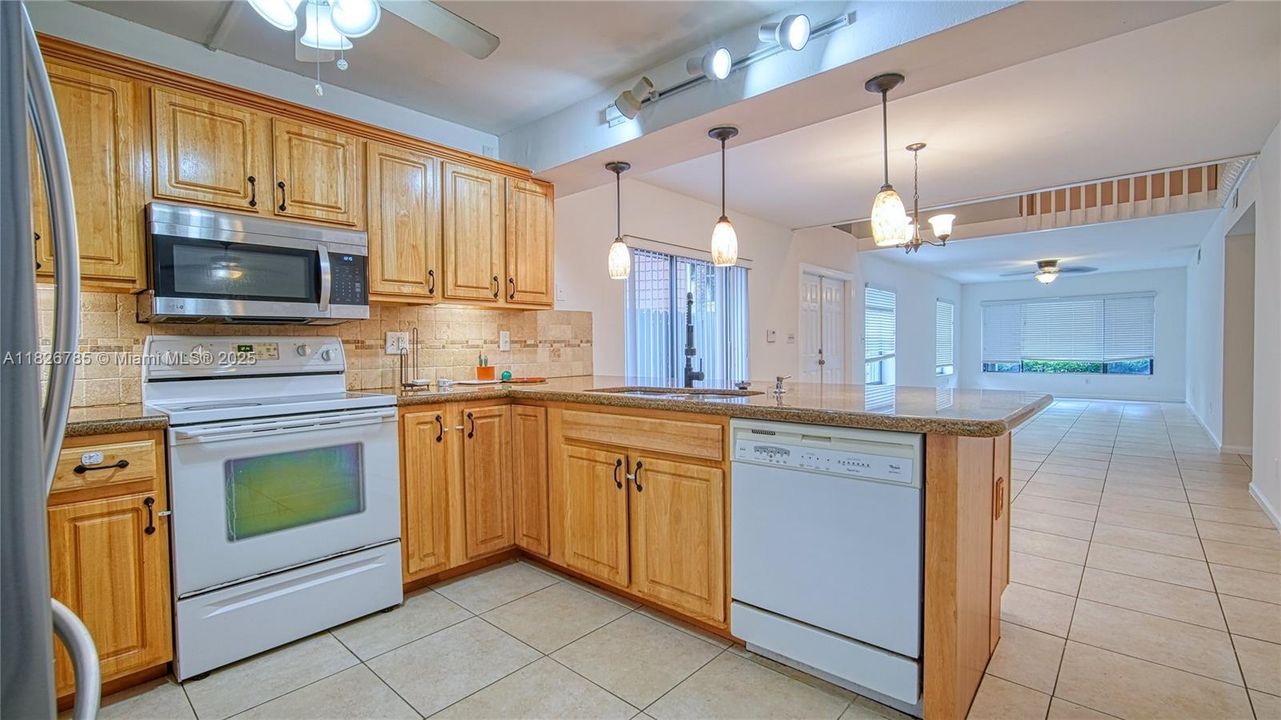 For Sale: $515,000 (3 beds, 2 baths, 2457 Square Feet)