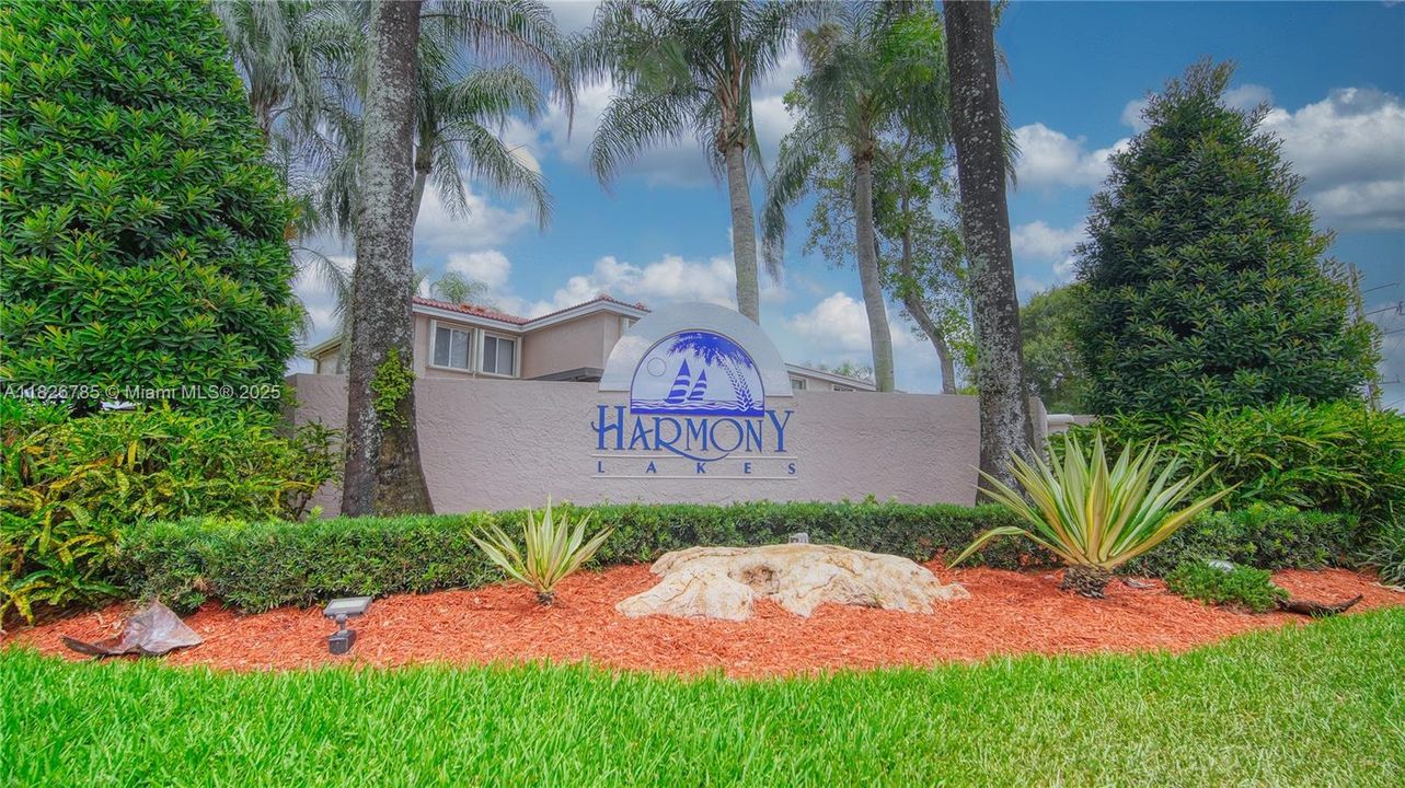 For Sale: $515,000 (3 beds, 2 baths, 2457 Square Feet)