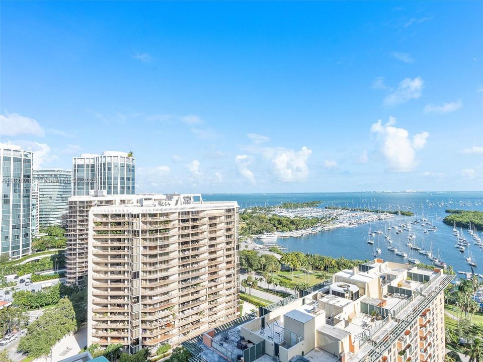 For Sale: $689,000 (1 beds, 2 baths, 747 Square Feet)