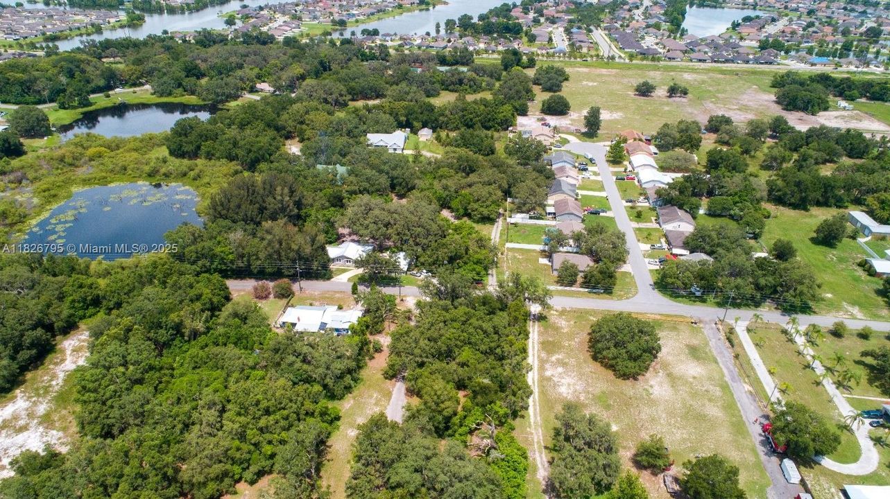 На продажу: $65,000 (0.22 acres)