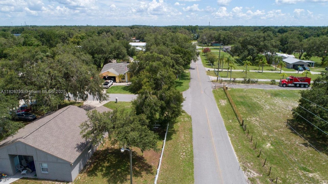 На продажу: $65,000 (0.22 acres)